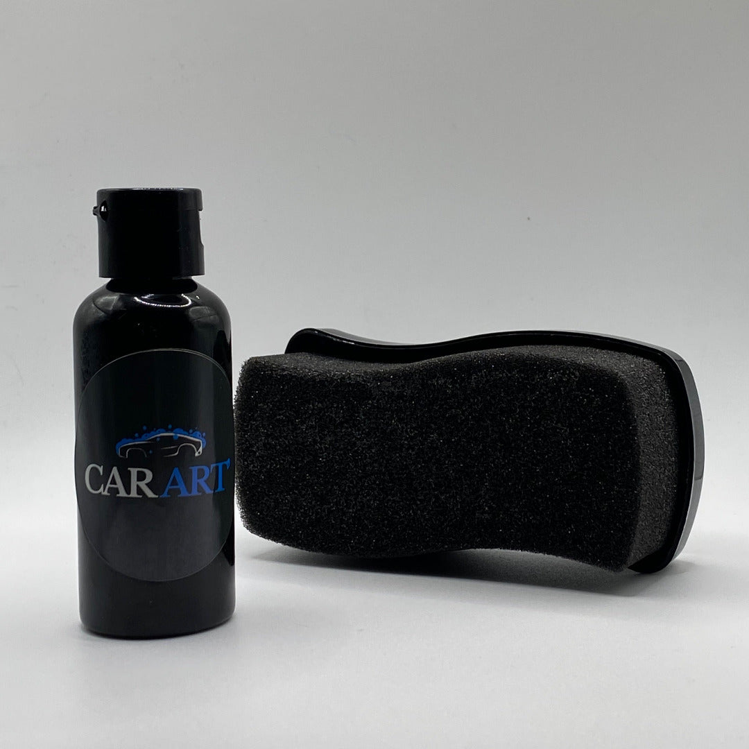 Redonnez vie à vos Pneus avec notre rénovateur caoutchouc haute performance ! Résistant à l’eau, il forme un film protecteur qui repousse les agressions extérieures pendant plusieurs semaines. S"applique rapidement et facilement avec notre brosse d'application offerte !