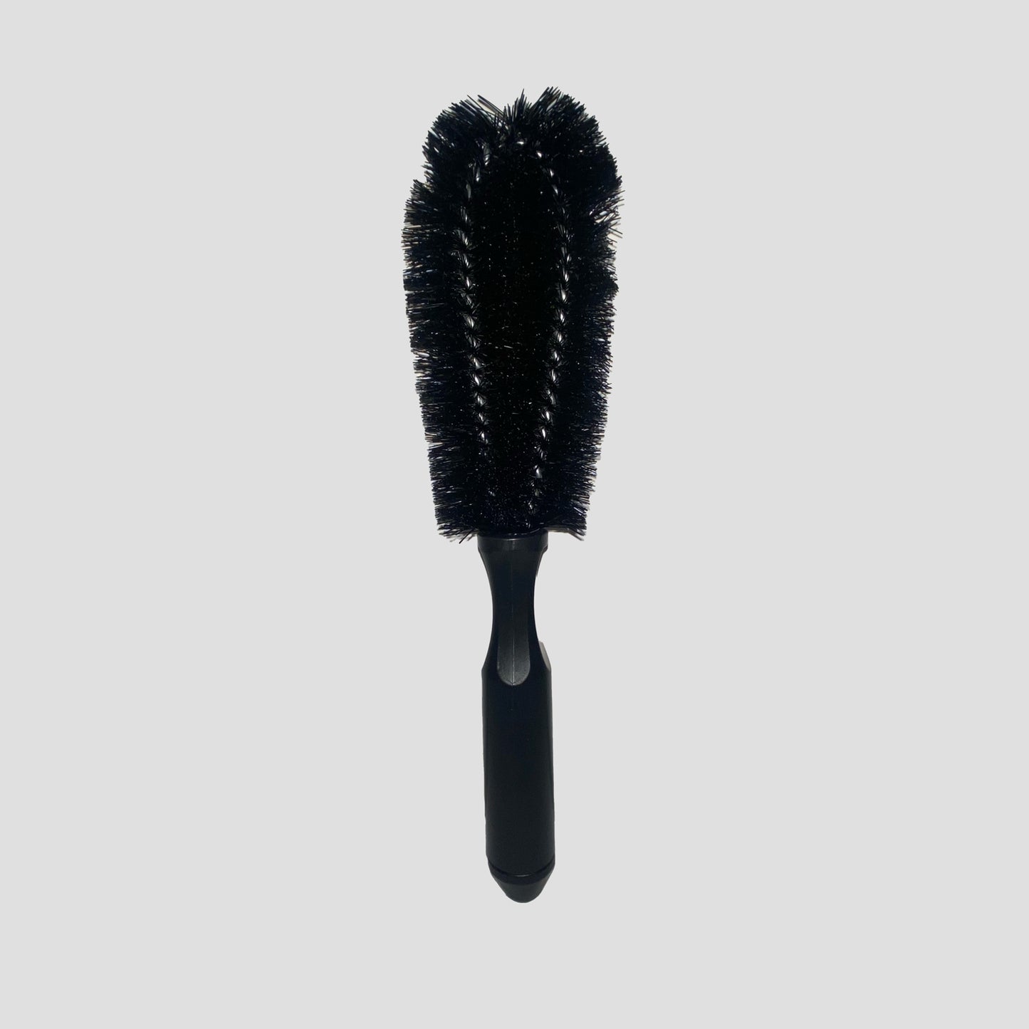 Brosse nettoyante jantes aluminium. Pour nettoyer vos jantes avec précision sans rayer le vernis d'origine.