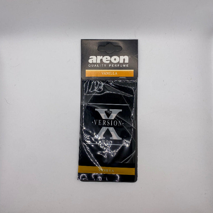 Parfum d'ambiance , odeur vanille. Avec son design moderne vous ne passerais pas inaperçu. Pratique, facile a utiliser, grâce a son lien flexible résistant . Vous pouvez l'accrocher a votre rétroviseur ou dans votre habitacle.
Convient aux voitures, camions, SUV, pick up, utilitaires autres.