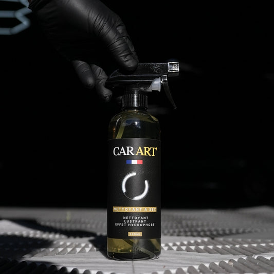 Nettoyant auto / moto sans eau haute performance éliminant saletés, poussières, traces, traces d'eau d'après lavage pour une finition brillante, lisse et hydrophobe avec effet déperlant. 