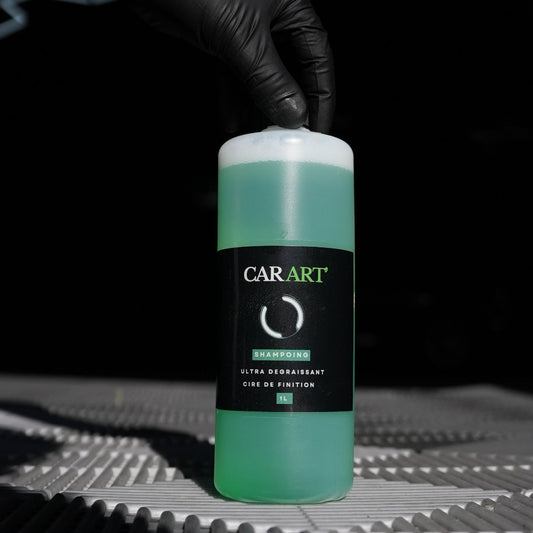 Shampoing neutre à diluer pour carrosserie, nettoie en profondeur et dissout saletés, dépôt routier, poussière, boue . Assure un résultat brillant et lisse garantie pour une finition parfaite . 