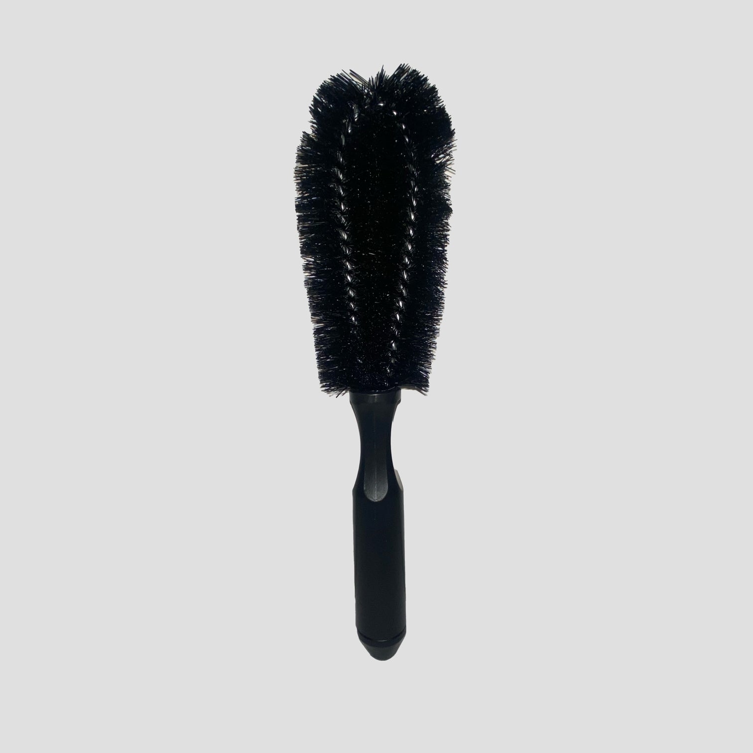 Brosse nettoyante jantes aluminium. Pour nettoyer vos jantes avec précision sans rayer le vernis d'origine.