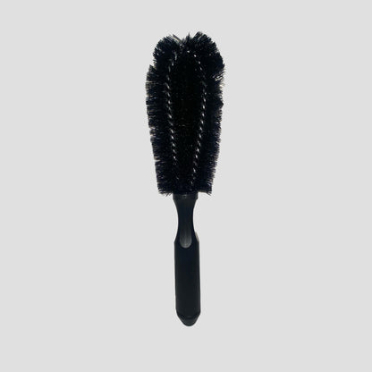 Brosse nettoyante jantes aluminium. Pour nettoyer vos jantes avec précision sans rayer le vernis d'origine.