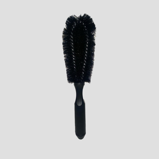Brosse nettoyante jantes aluminium. Pour nettoyer vos jantes avec précision sans rayer le vernis d'origine.