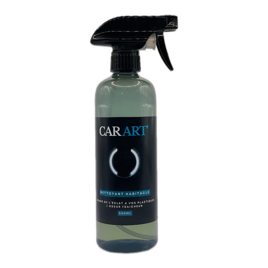 Grâce à sa formule puissante et sans résidus, notre nettoyant élimine efficacement poussières, taches et odeurs tout en respectant les surfaces délicates. Sa formule anti-traces sèche rapidement et laisse un parfum frais et subtil. Convient aux plastiques, tissus, cuirs et vinyles.