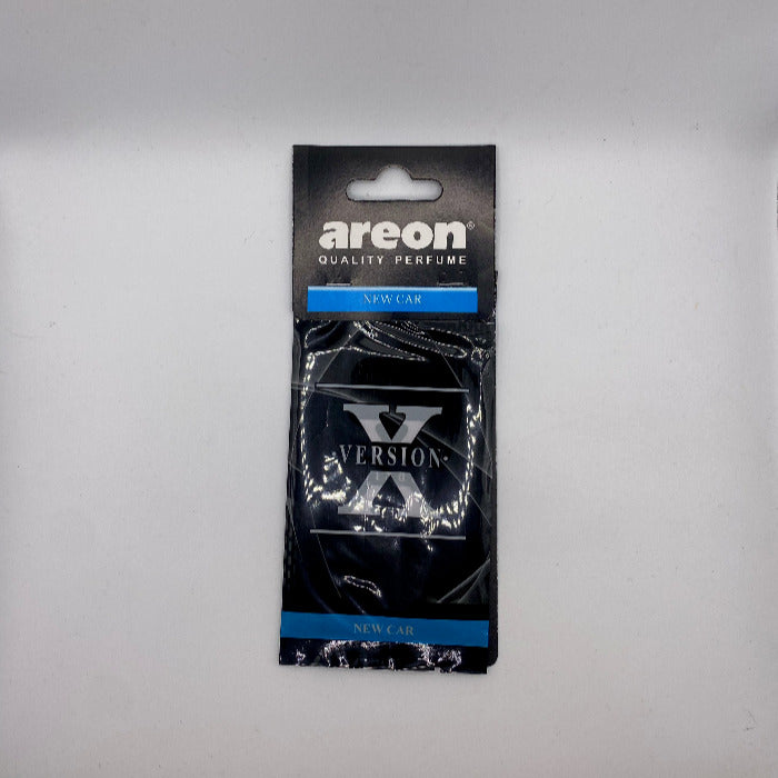 Parfum d'ambiance , odeur voiture neuve. Avec son design moderne vous ne passerais pas inaperçu. Pratique, facile a utiliser, grâce a son lien flexible résistant . Vous pouvez l'accrocher a votre rétroviseur ou dans votre habitacle. 
Convient aux voitures, camions, SUV, pick up, utilitaires autres. 